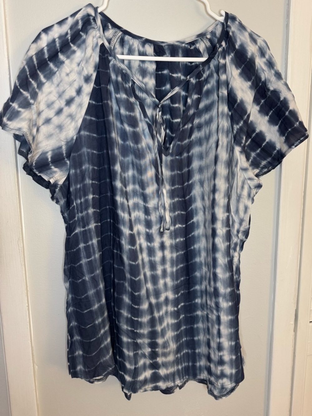 Women's Navy & White Tie-Dye Peasant Blouse